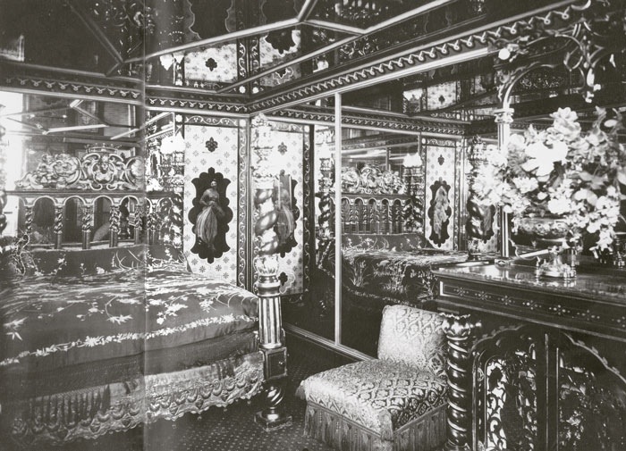 Le Chabanais: The Prince of Wales bedroom. Image credit: Book "Le Chabanais" by Nicole Canet