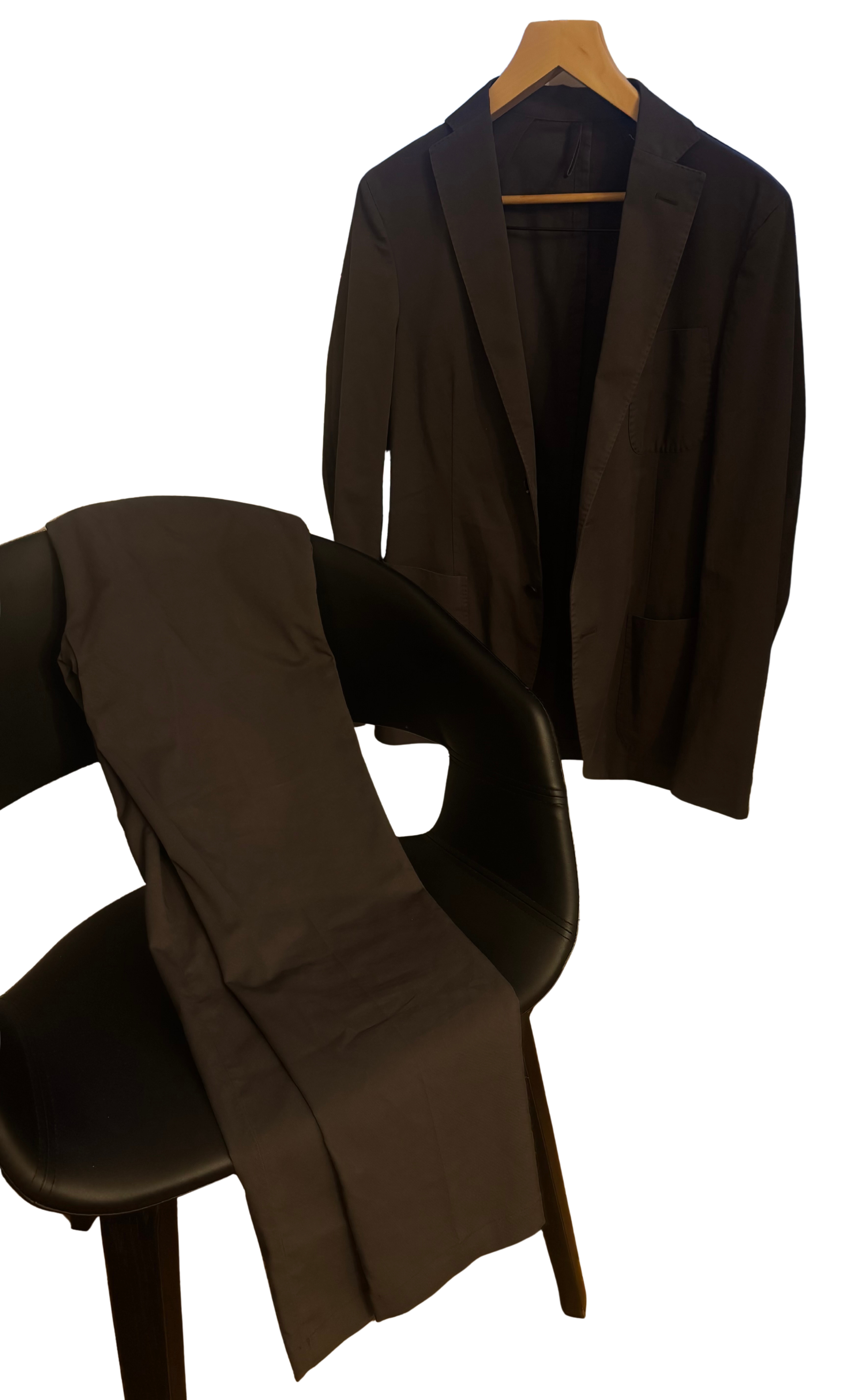 Charcoal grey suit / Image credit: Roger Griswold III