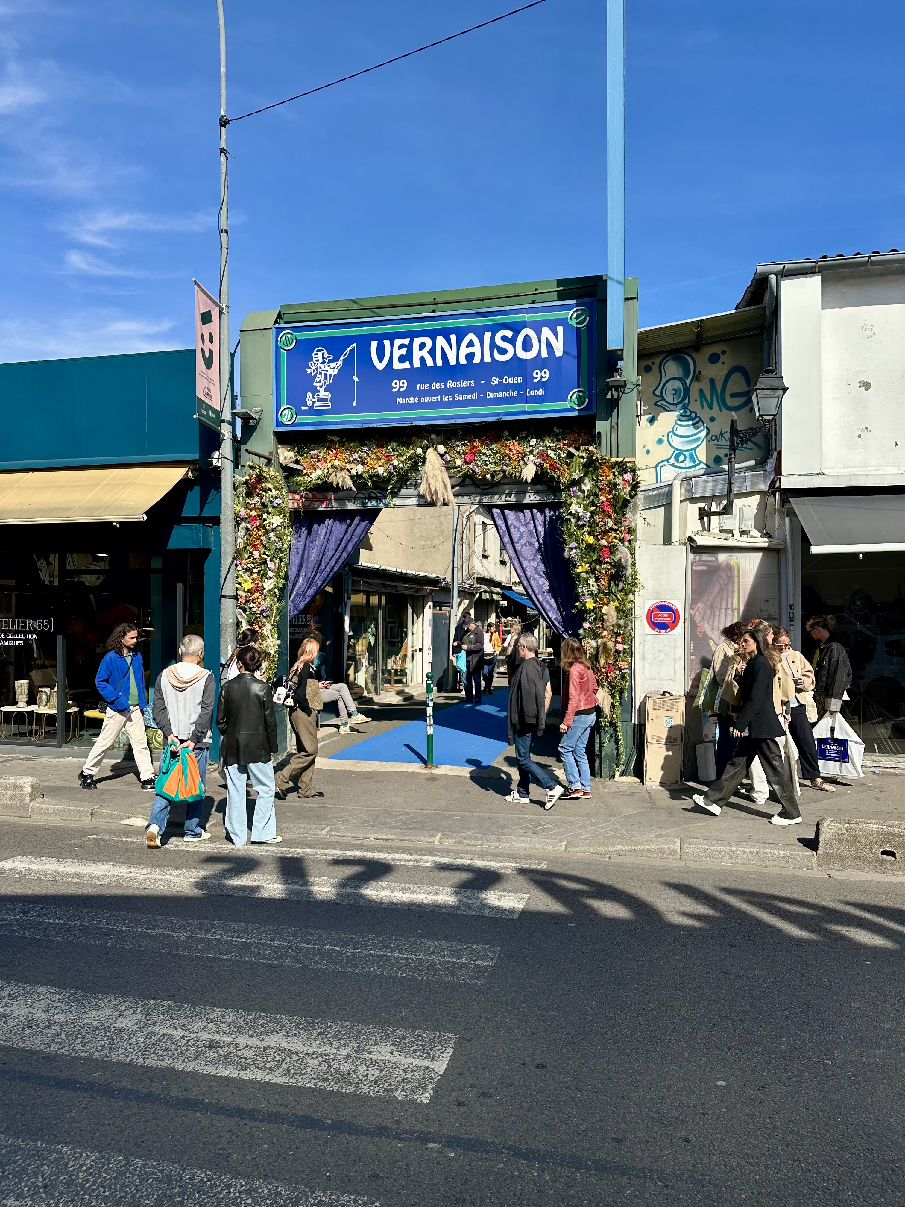 Vernaison is one of the more affordable markets at Saint Ouen, many options from furniture, artwork, and kitchen items. You can find it all!